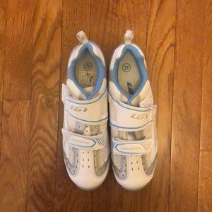 Like new Garneau cycle shoes!